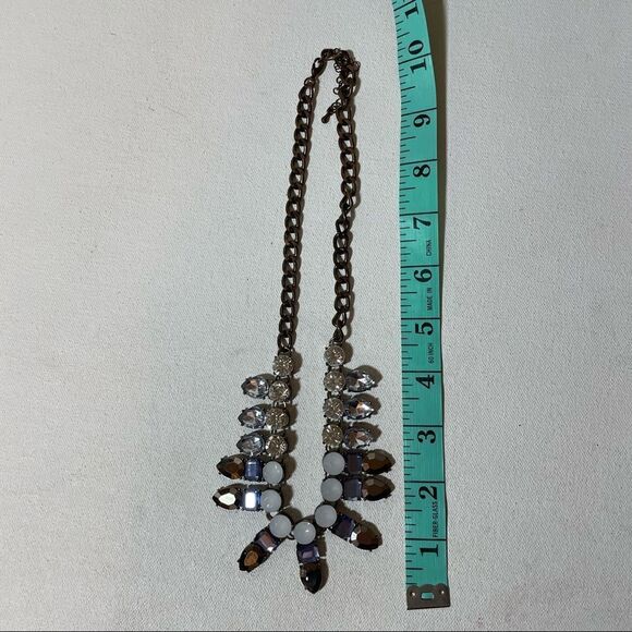 Statement necklace with gems and chain - Picture 2 of 9